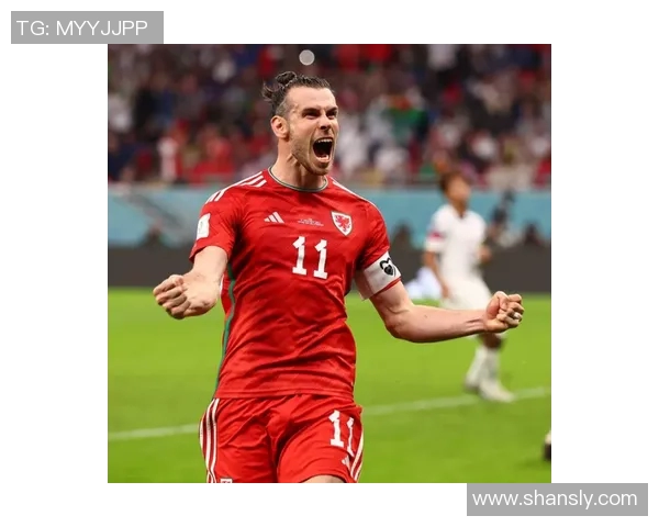 红色足球明星头像男生展现青春活力与运动激情的完美结合 红色足球明星头像男生展现青春活力与运动激情的完美结合