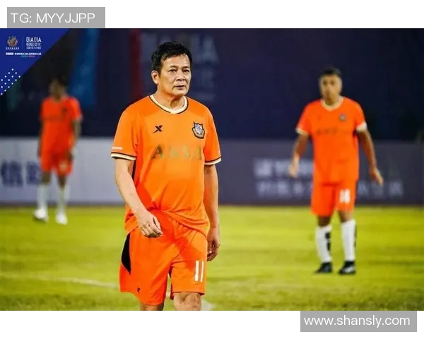 国内痞帅足球明星的魅力与风采解析他们如何在绿茵场上征服球迷