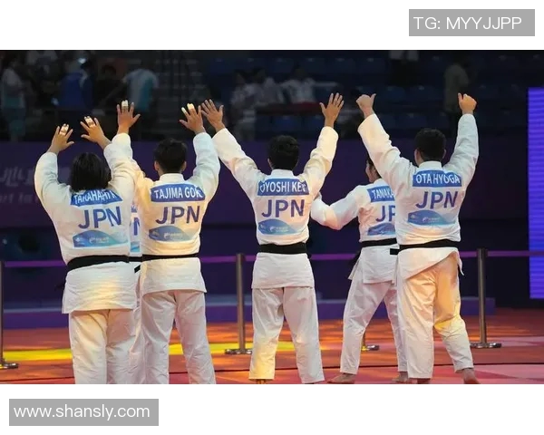 成都网球队在亚运会中的团队协作展现了卓越精神与默契配合