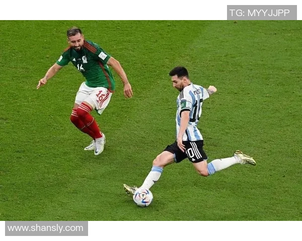 真实足球明星在绿茵场上激情四溢的精彩瞬间图片集锦 真实足球明星在绿茵场上激情四溢的精彩瞬间图片集锦